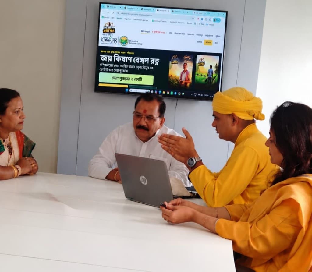 Meeting table walkthrough of the campaign website with Shri Krishan Bir Choudhary